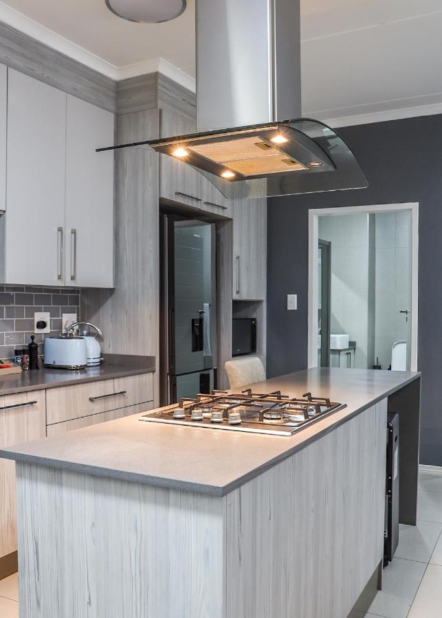 Fumo House Lifestyle Apartments Midrand Exteriör bild