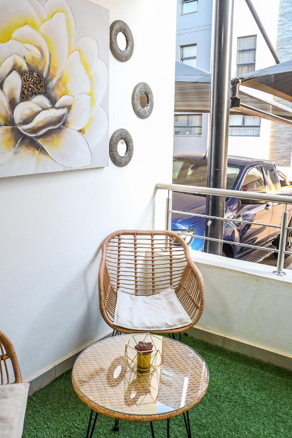 Fumo House Lifestyle Apartments Midrand Exteriör bild